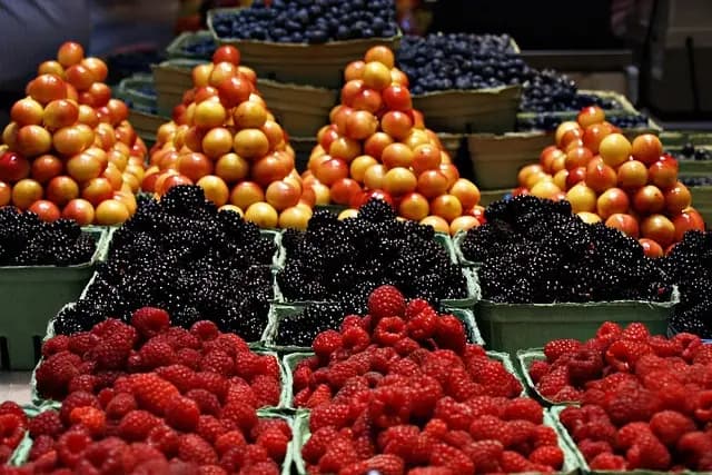 10 Consigli per Visitare i Mercati Locali delle Città