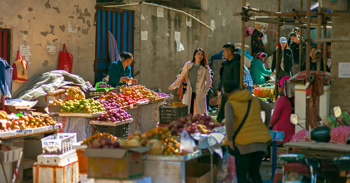 Scoprire le Tradizioni Locali attraverso i Mercati Cittadini
